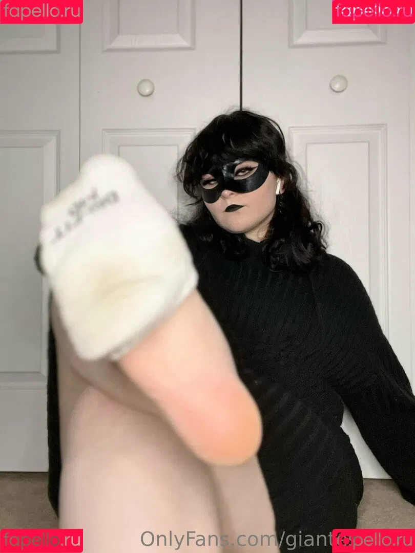 giantessgrey Onlyfans Photo Gallery 