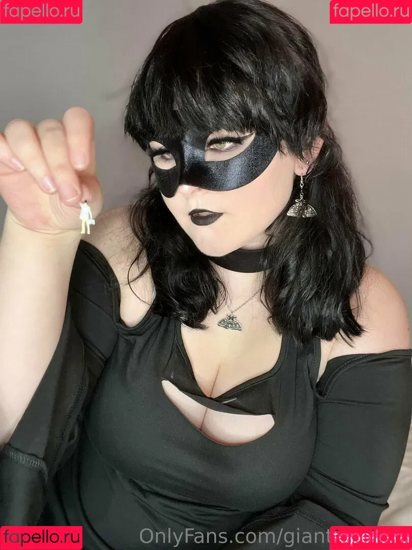giantessgrey Onlyfans Photo Gallery 