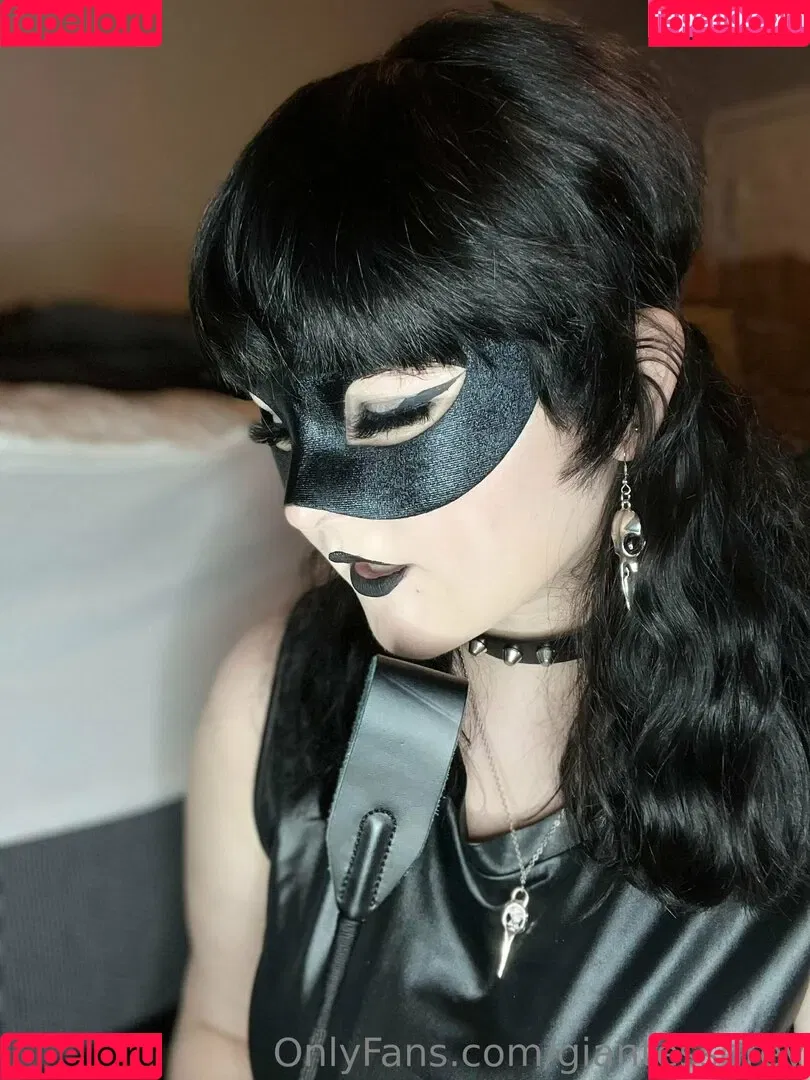 giantessgrey Onlyfans Photo Gallery 