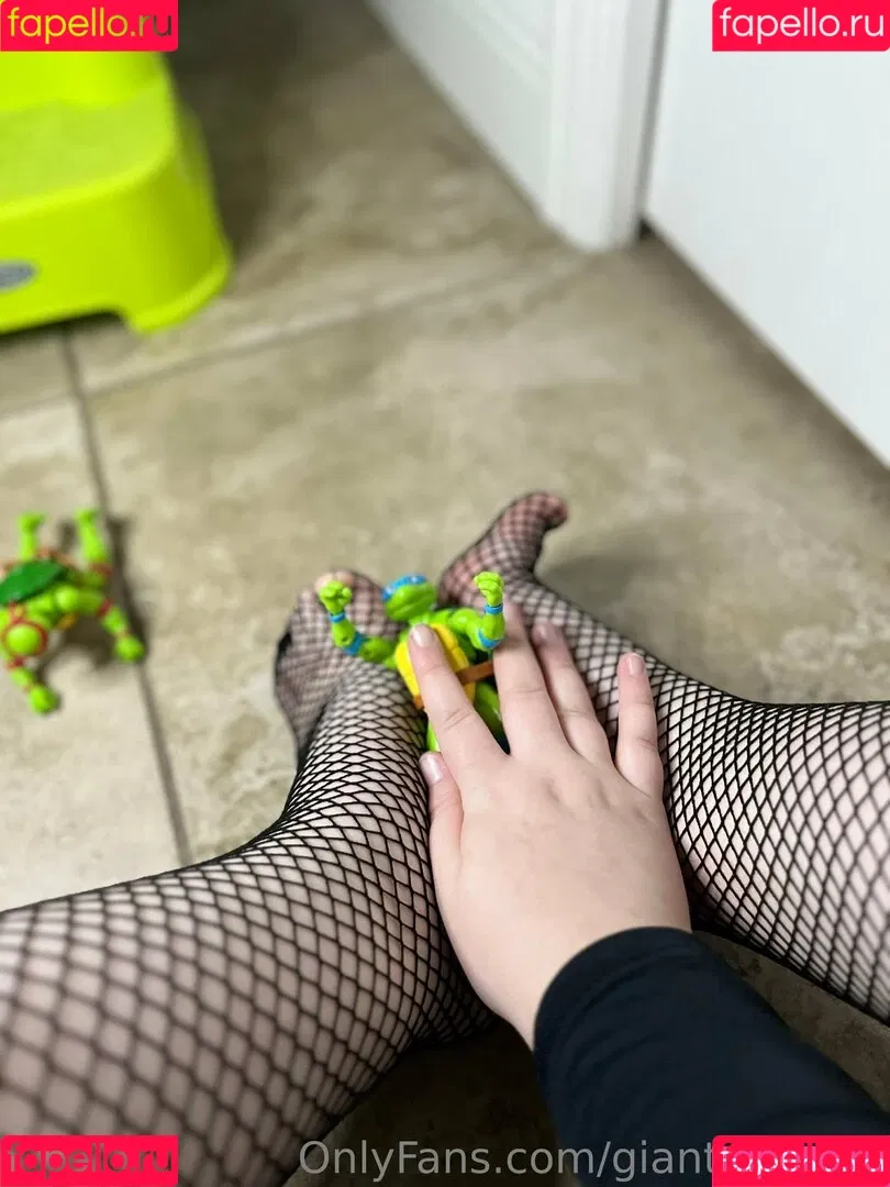 giantessgrey Onlyfans Photo Gallery 