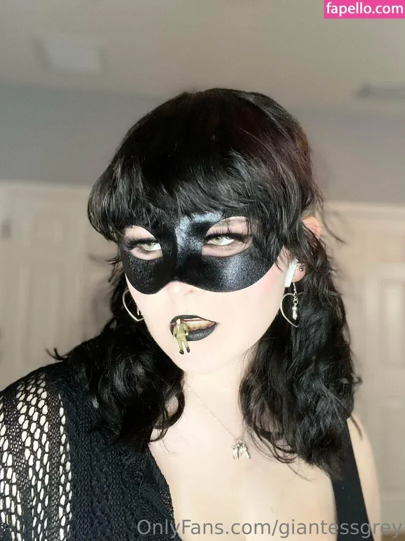 giantessgrey Onlyfans Photo Gallery 