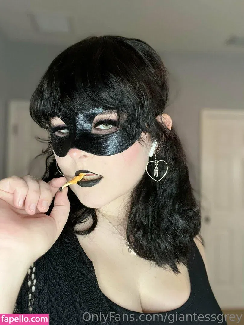 giantessgrey Onlyfans Photo Gallery 