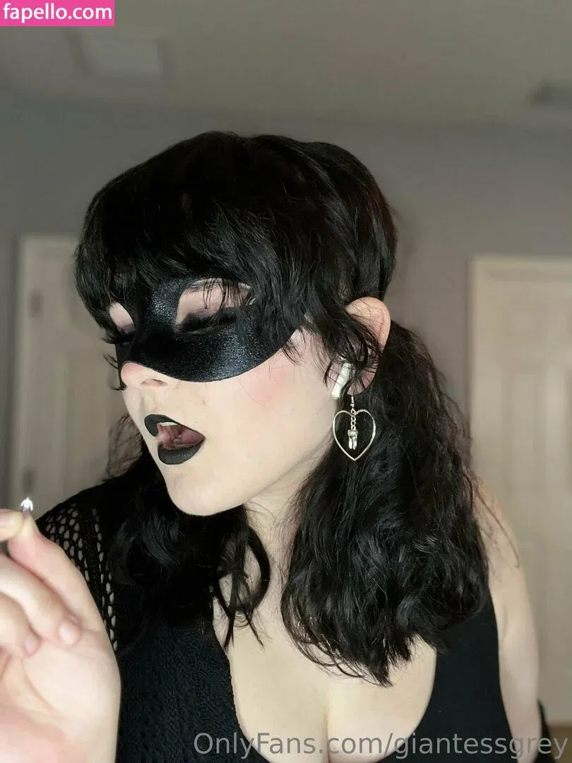 giantessgrey Onlyfans Photo Gallery 