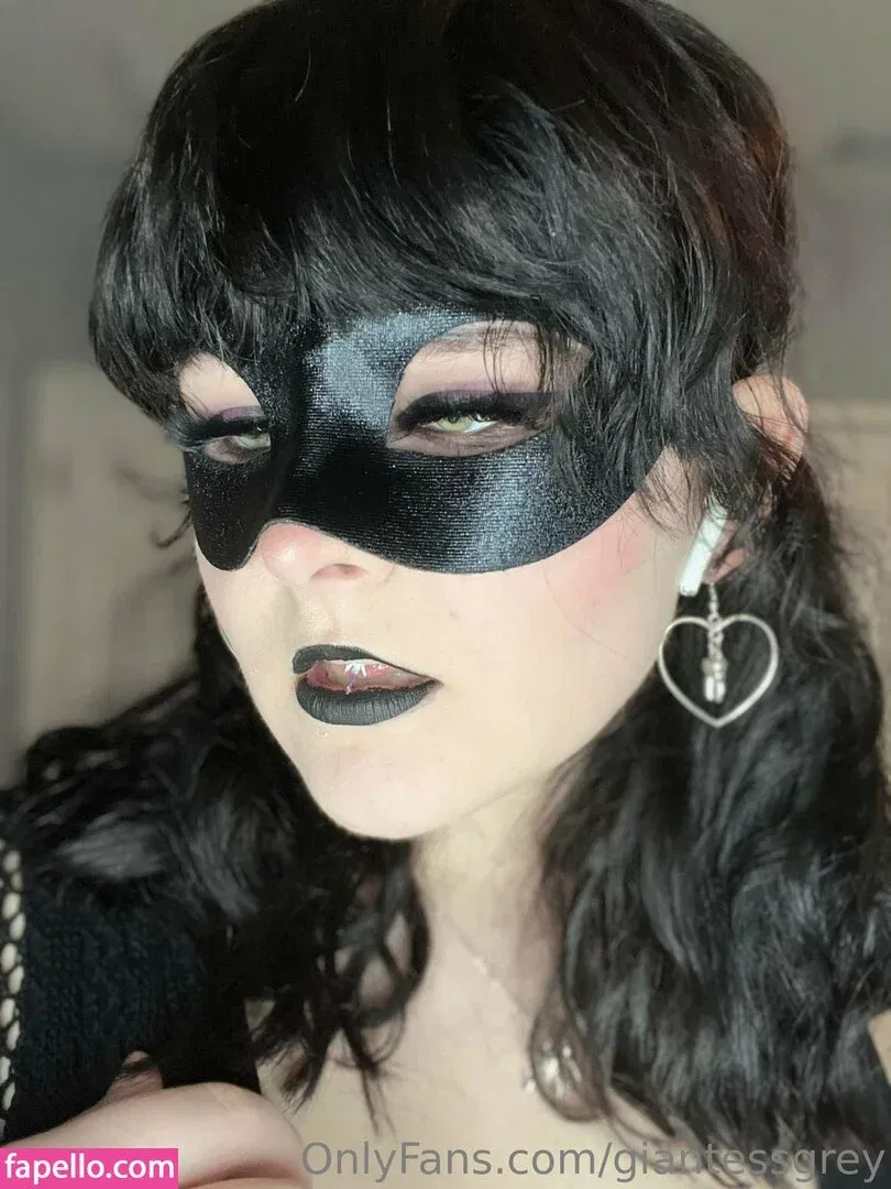 giantessgrey Onlyfans Photo Gallery 