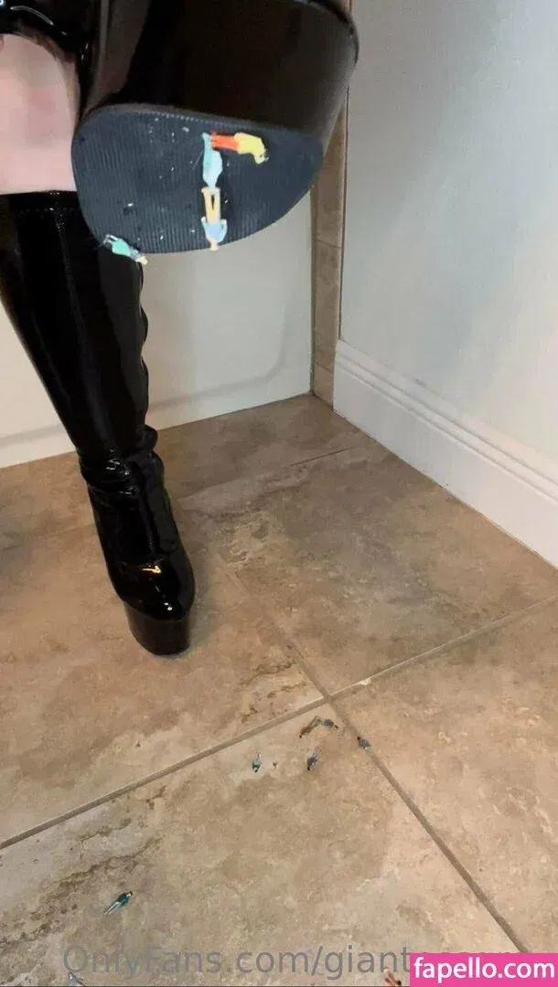 giantessgrey Onlyfans Photo Gallery 