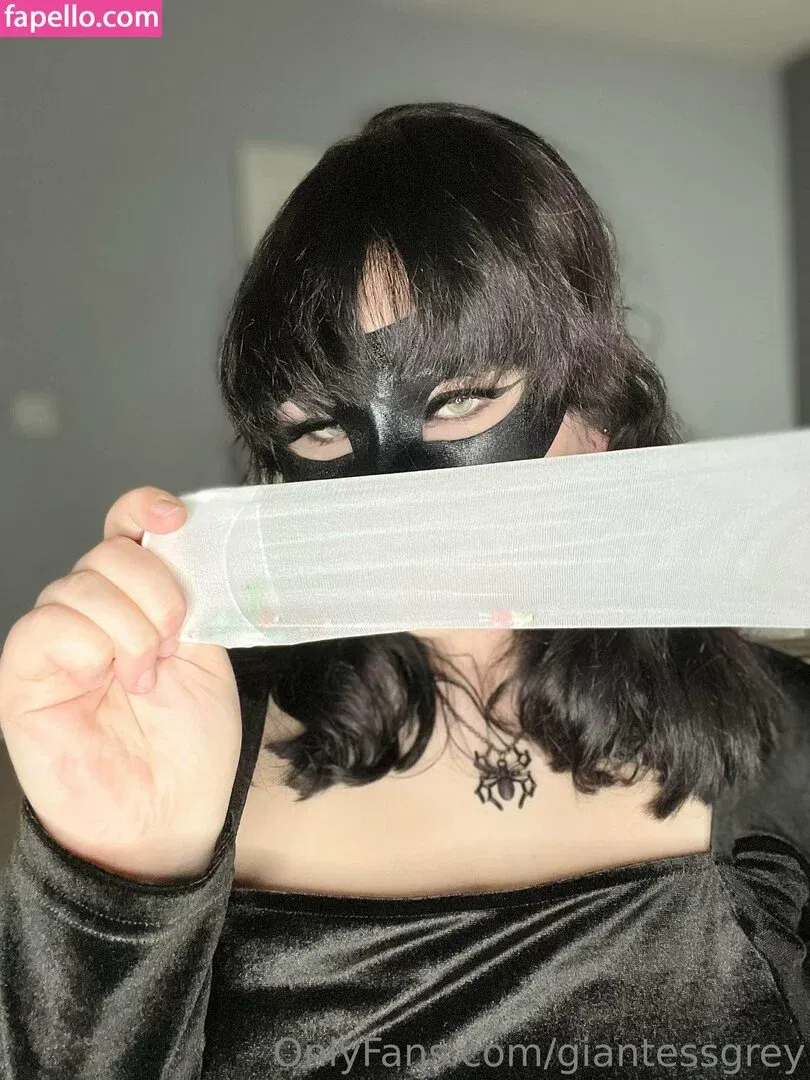giantessgrey Onlyfans Photo Gallery 
