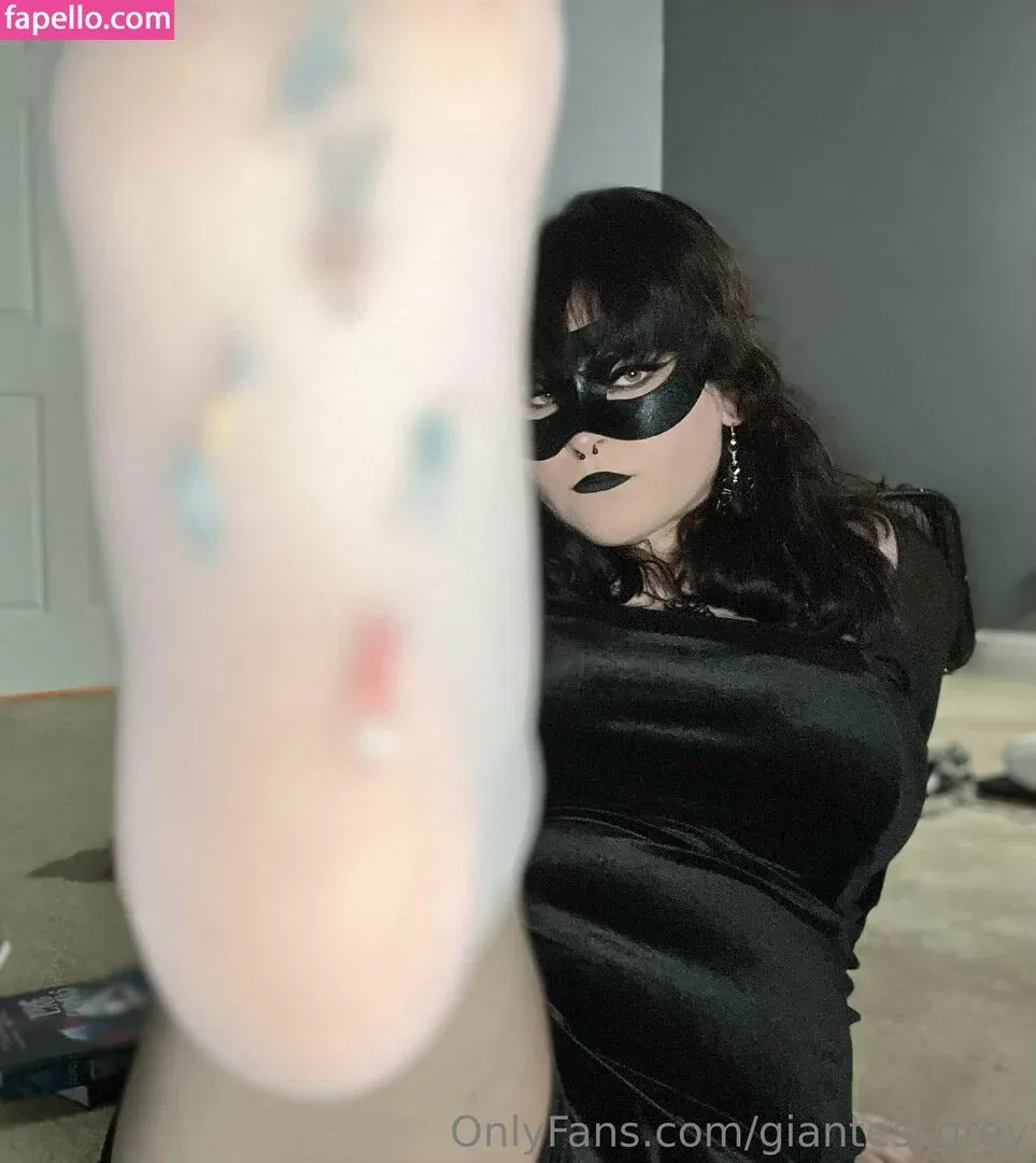 giantessgrey Onlyfans Photo Gallery 