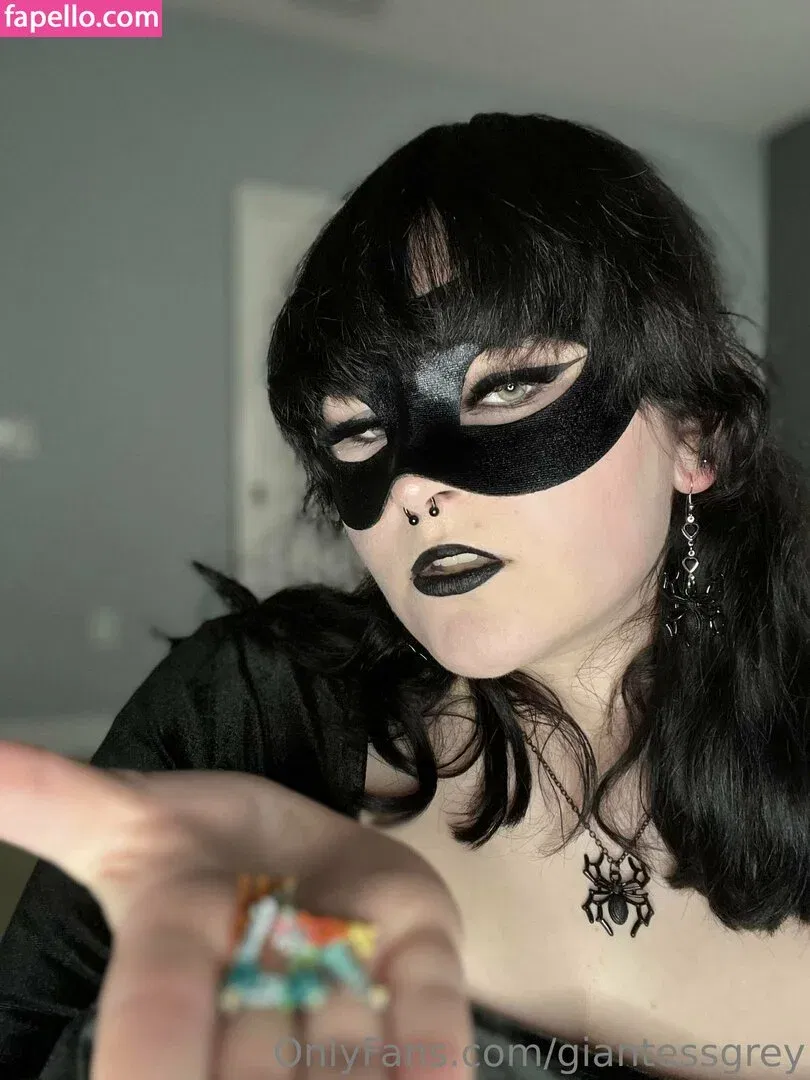 giantessgrey Onlyfans Photo Gallery 