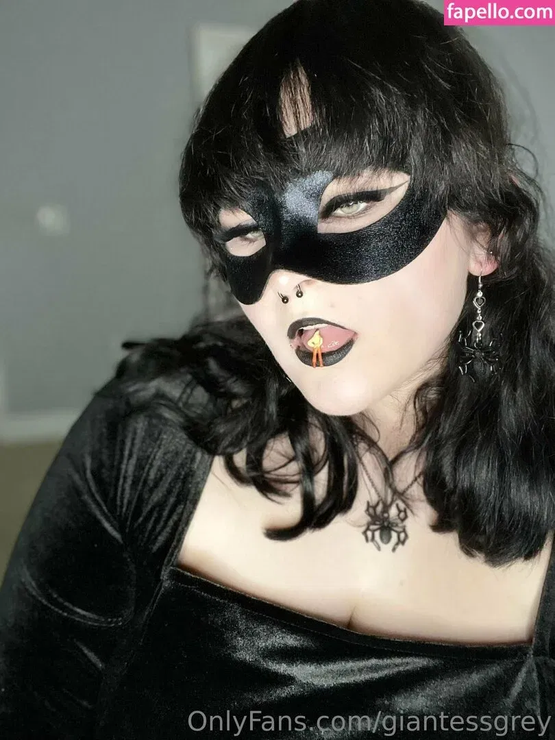 giantessgrey Onlyfans Photo Gallery 