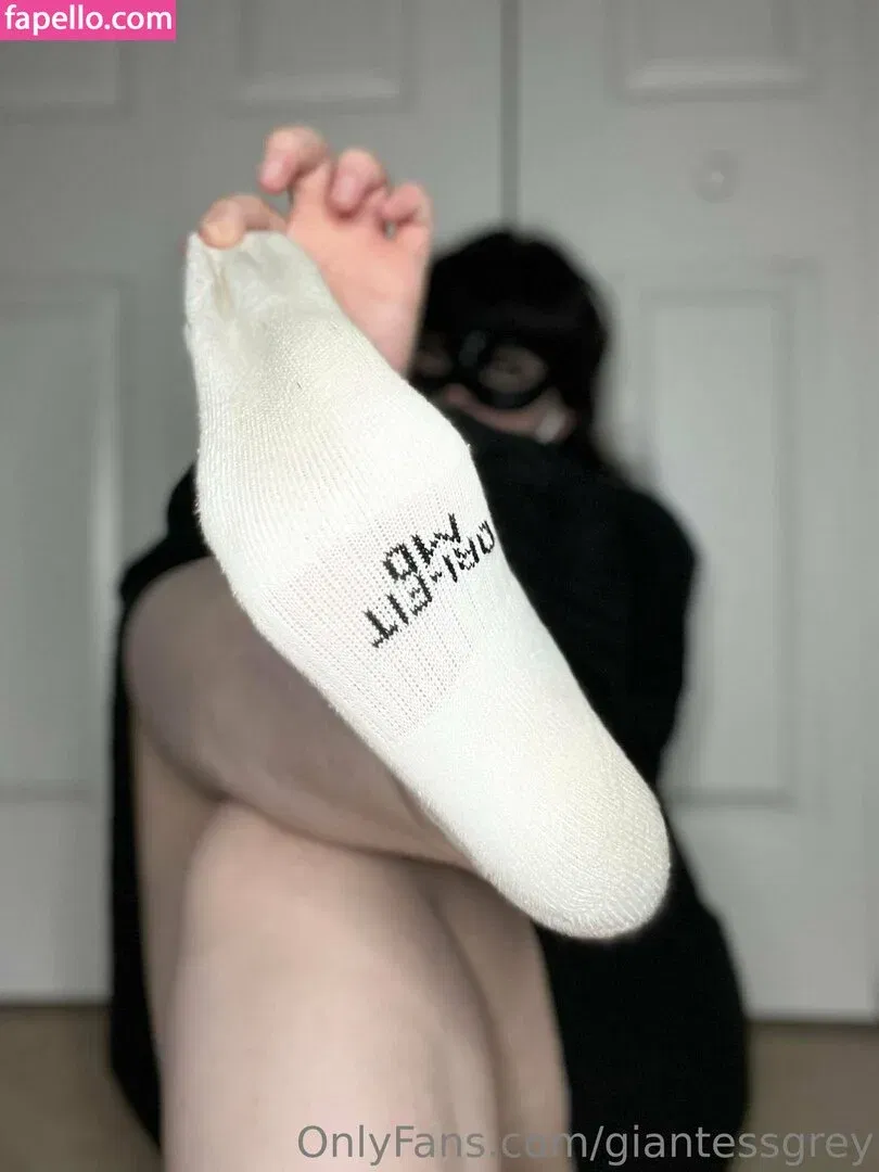 giantessgrey Onlyfans Photo Gallery 