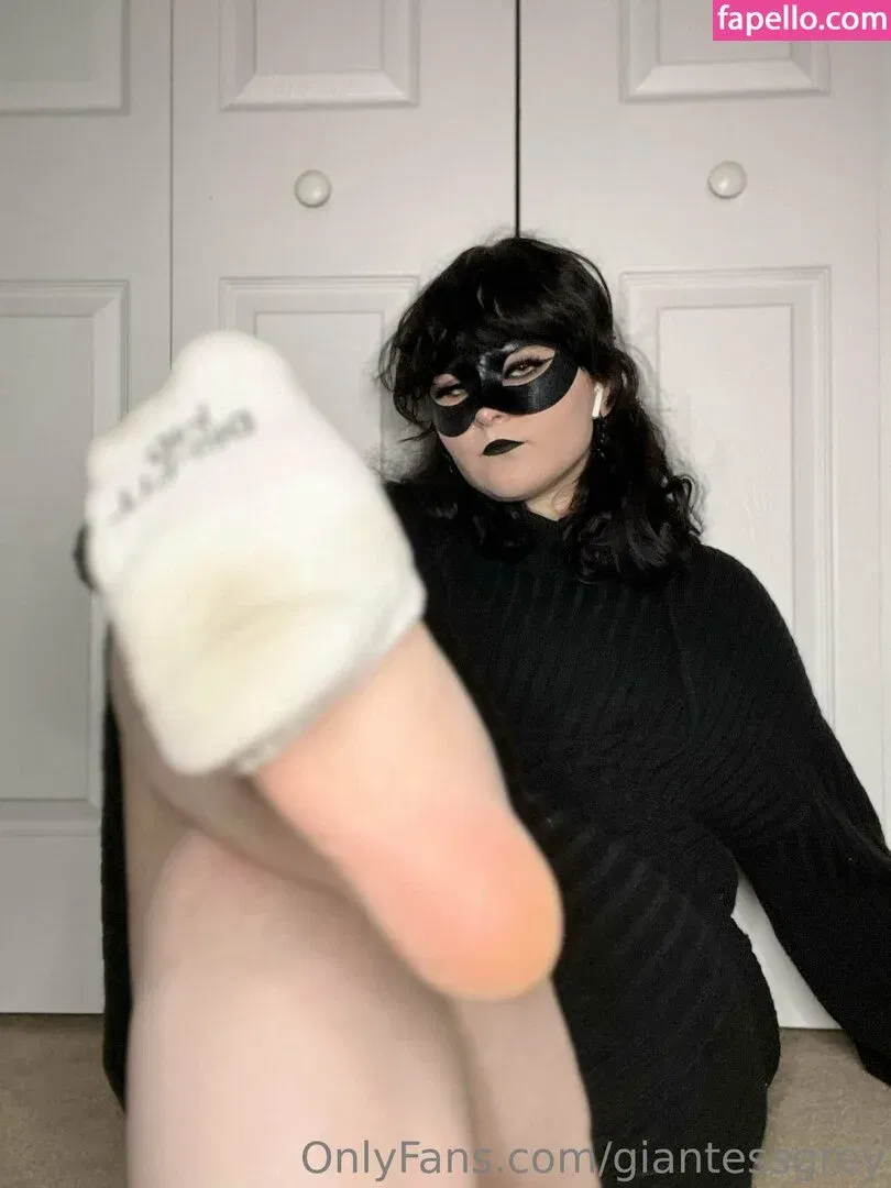 giantessgrey Onlyfans Photo Gallery 