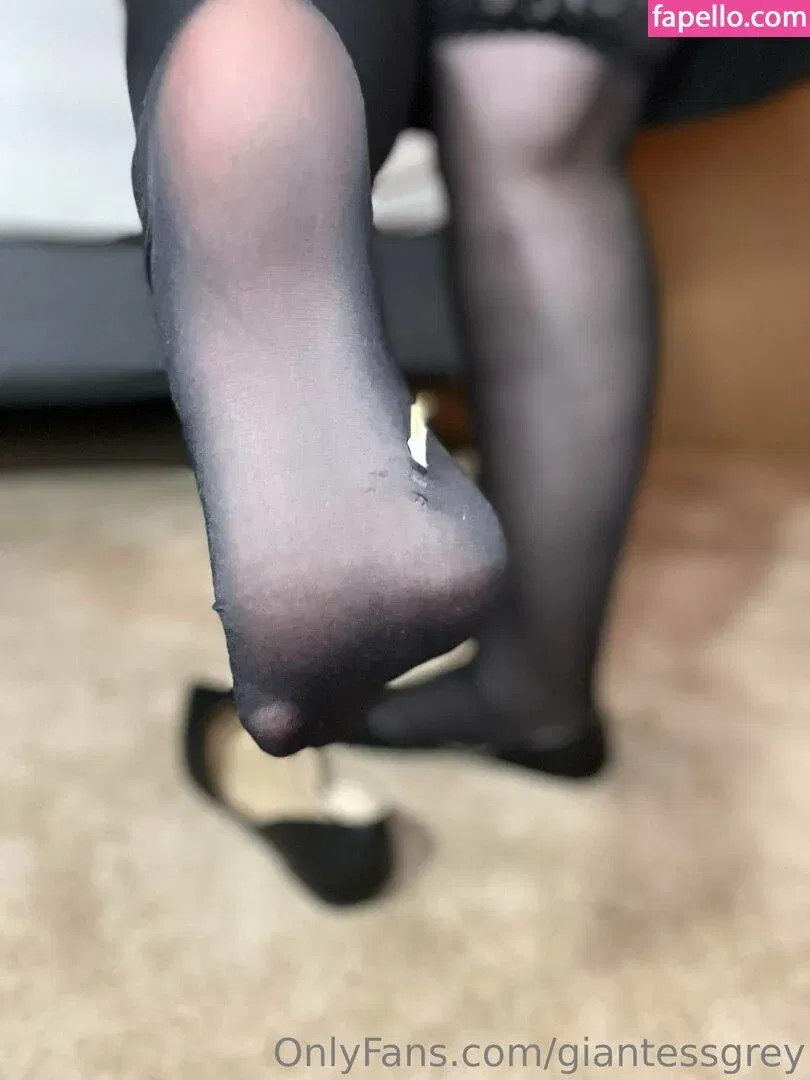 giantessgrey Onlyfans Photo Gallery 
