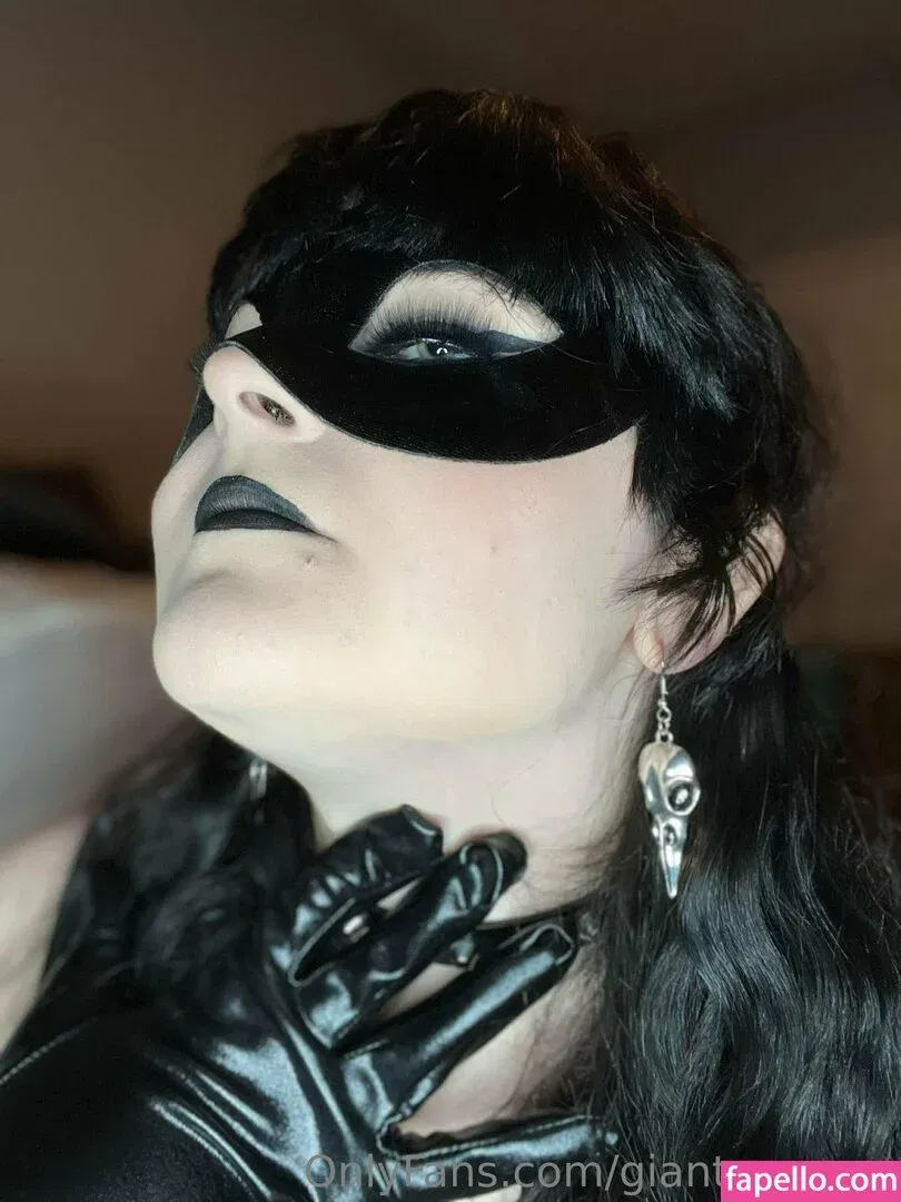 giantessgrey Onlyfans Photo Gallery 