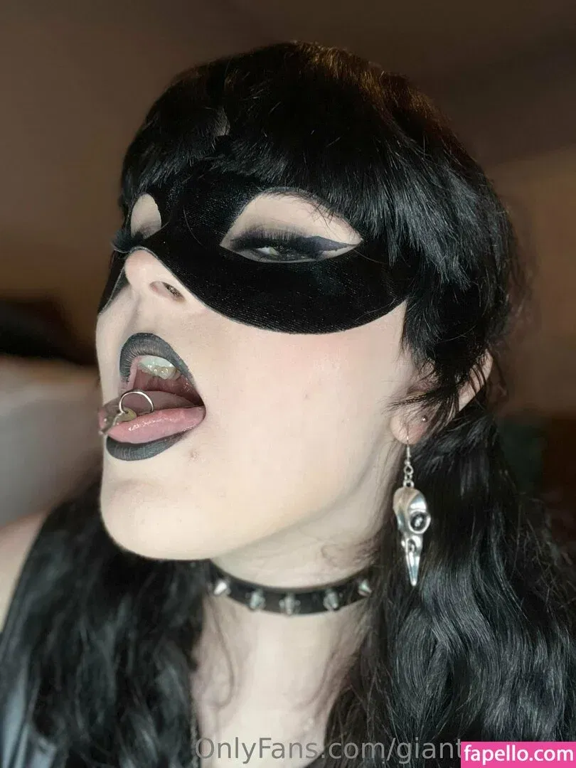 giantessgrey Onlyfans Photo Gallery 