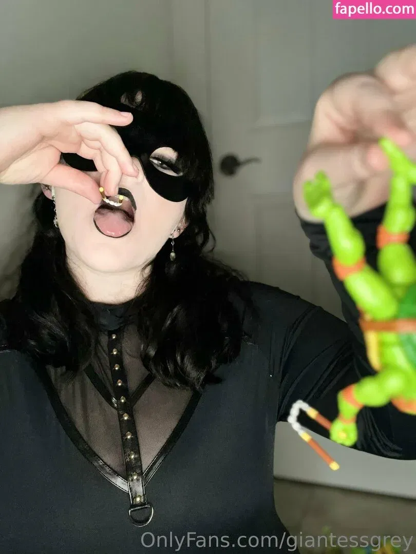 giantessgrey Onlyfans Photo Gallery 