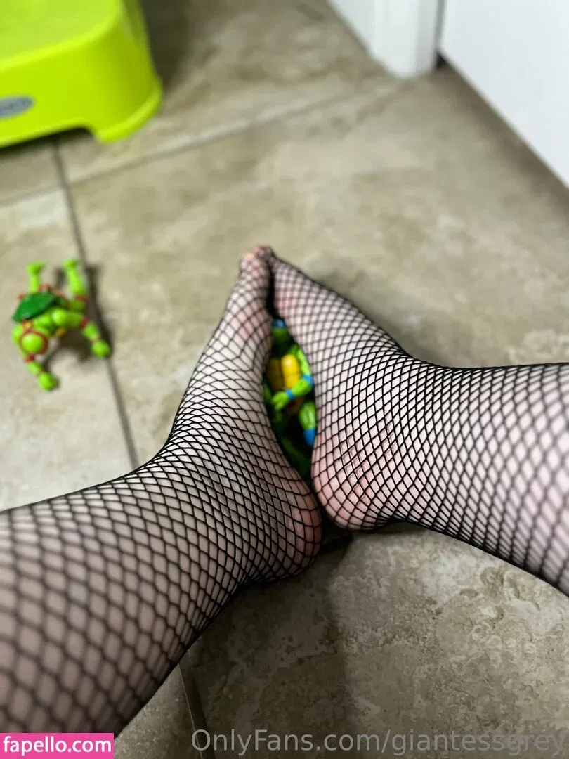 giantessgrey Onlyfans Photo Gallery 