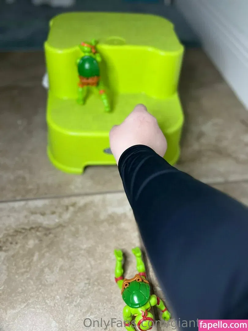 giantessgrey Onlyfans Photo Gallery 