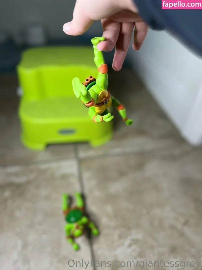 giantessgrey Onlyfans Photo Gallery 