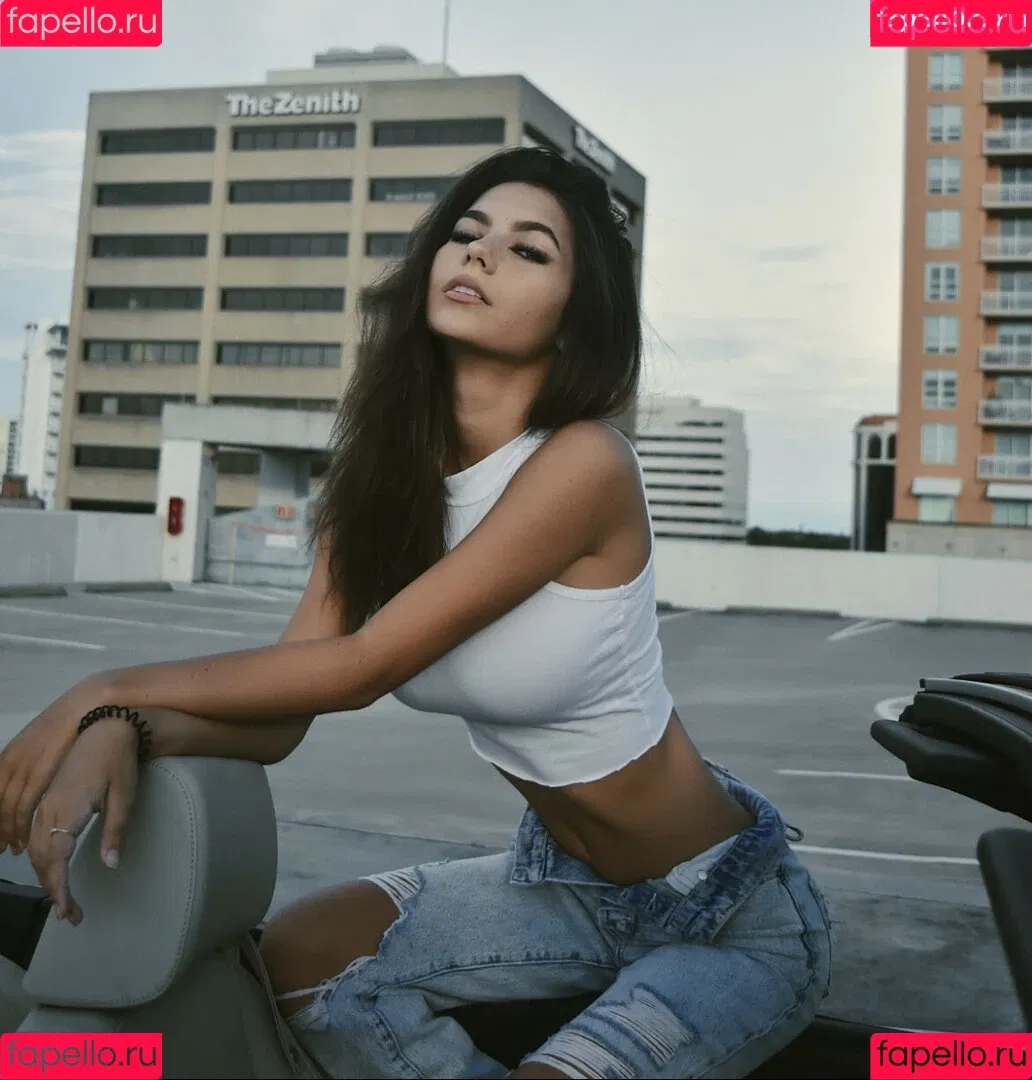 Carly.jb Onlyfans Photo Gallery 