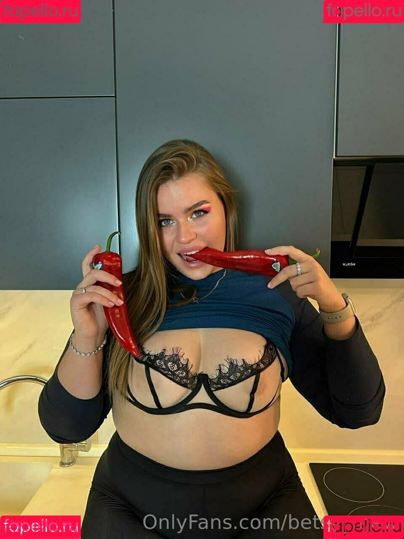 betsy_mew Onlyfans Photo Gallery 