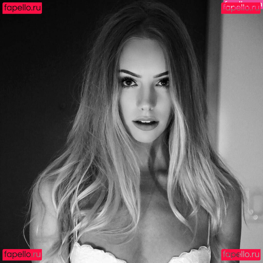 Ali Miller Nude Onlyfans Photo 17