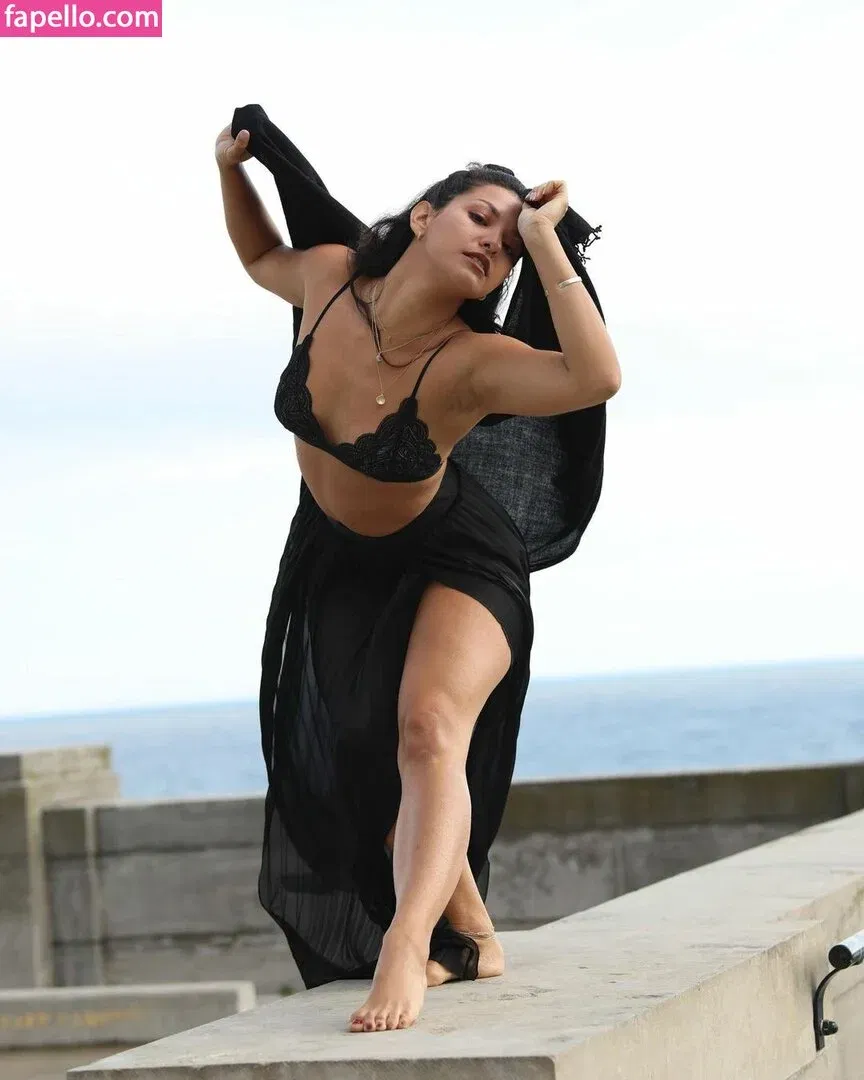 Humberly González Onlyfans Photo Gallery 