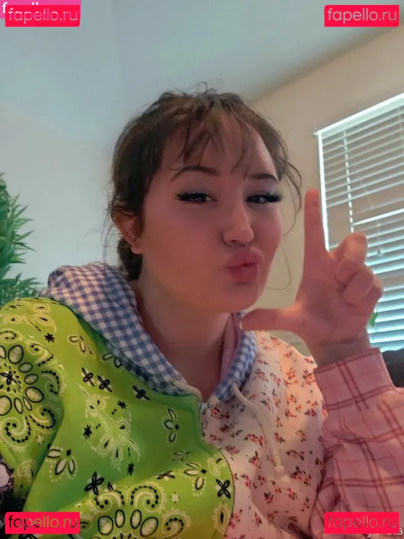 yureta2 Onlyfans Photo Gallery 