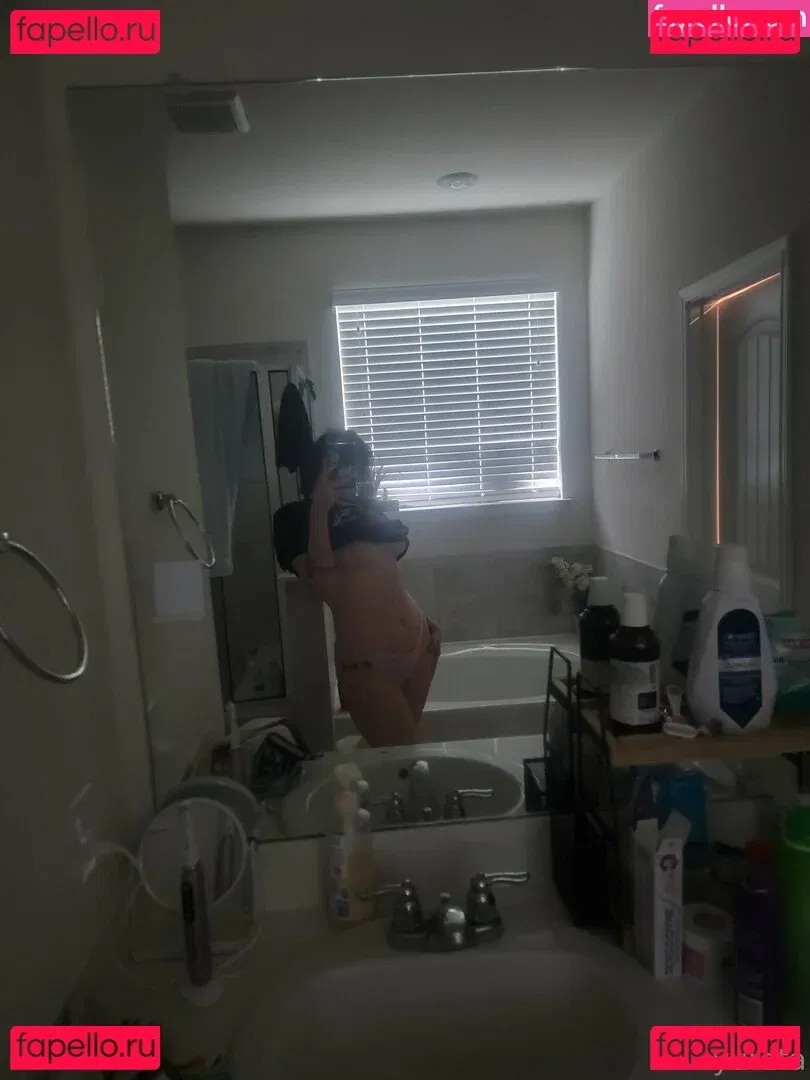 yureta2 Onlyfans Photo Gallery 