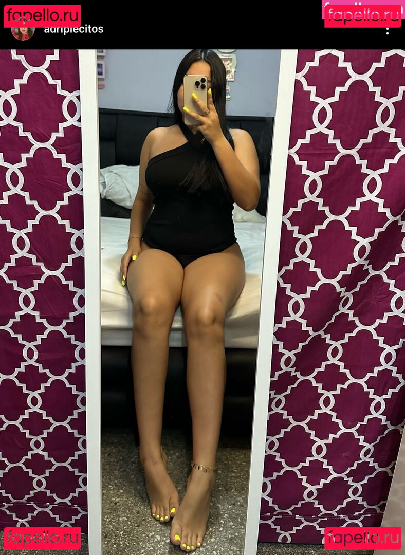 Adri Feet Nude Onlyfans Photo 8