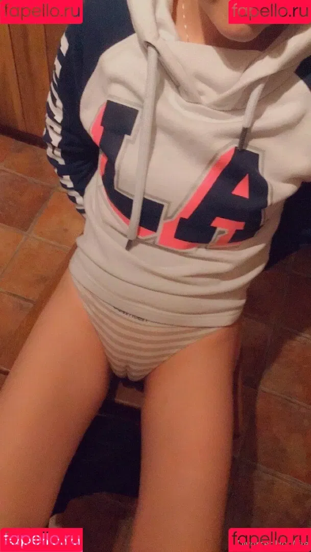 SexyMommy Onlyfans Photo Gallery 