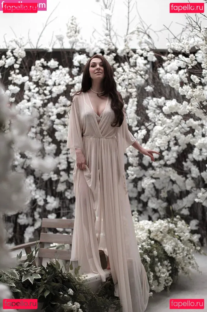 Dear Iris Onlyfans Photo Gallery 