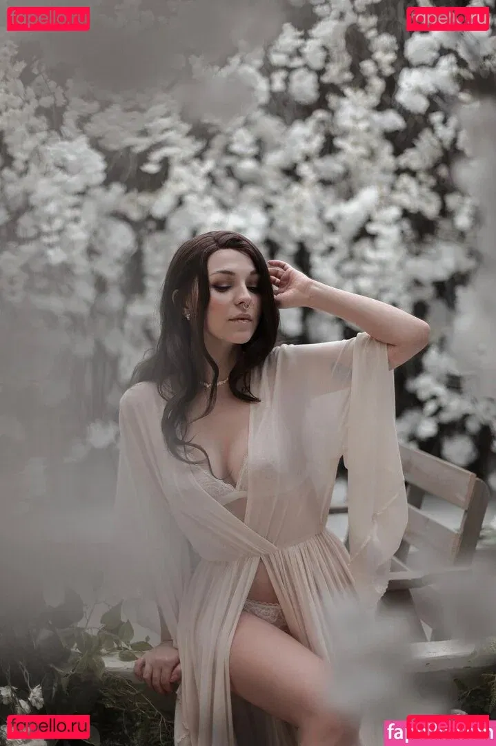 Dear Iris Onlyfans Photo Gallery 