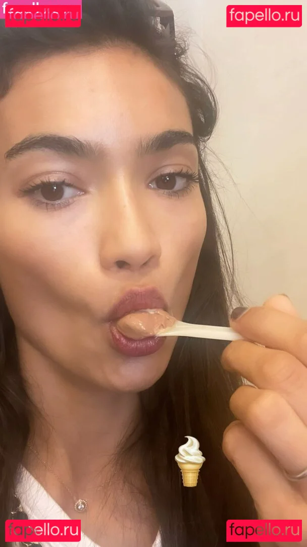 Kelly Gale Onlyfans Photo Gallery 