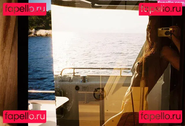 Kelly Gale Onlyfans Photo Gallery 