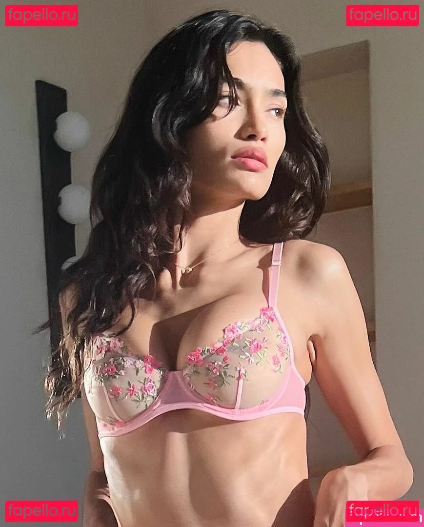 Kelly Gale Onlyfans Photo Gallery 