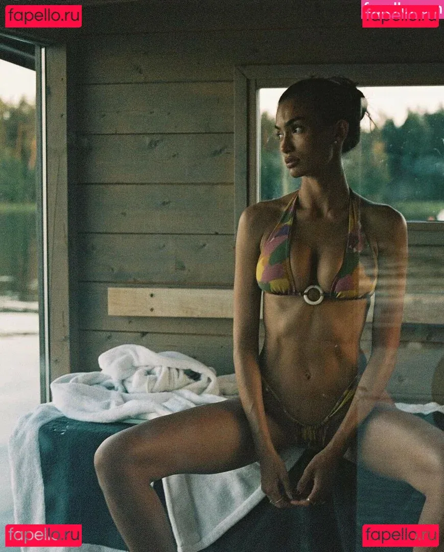 Kelly Gale Onlyfans Photo Gallery 