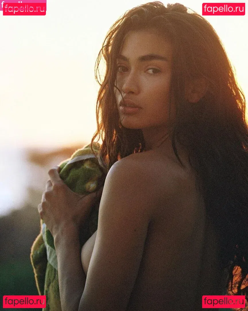 Kelly Gale Onlyfans Photo Gallery 