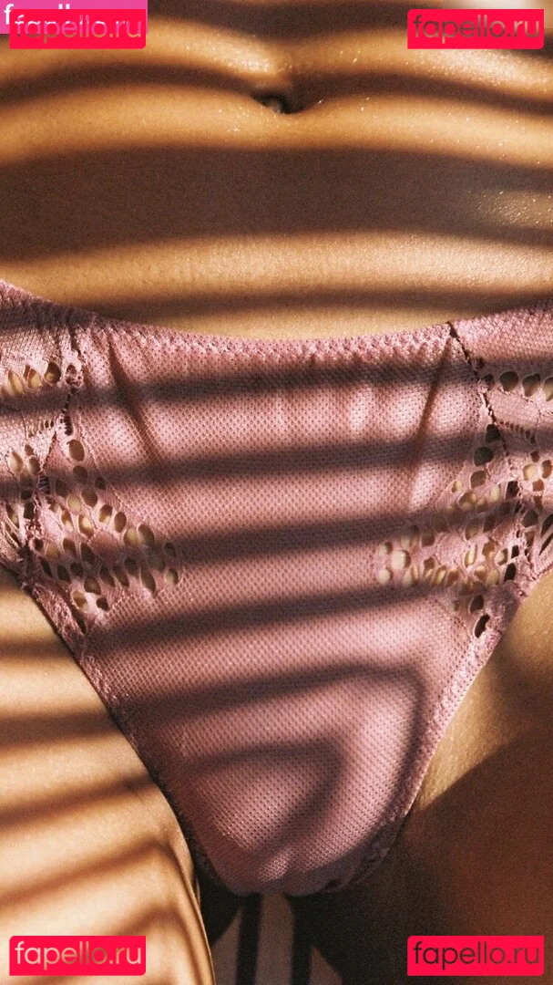 Kelly Gale Onlyfans Photo Gallery 