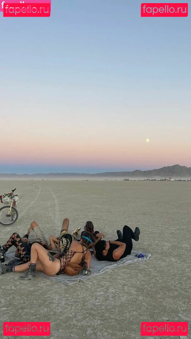 Kelly Gale Onlyfans Photo Gallery 