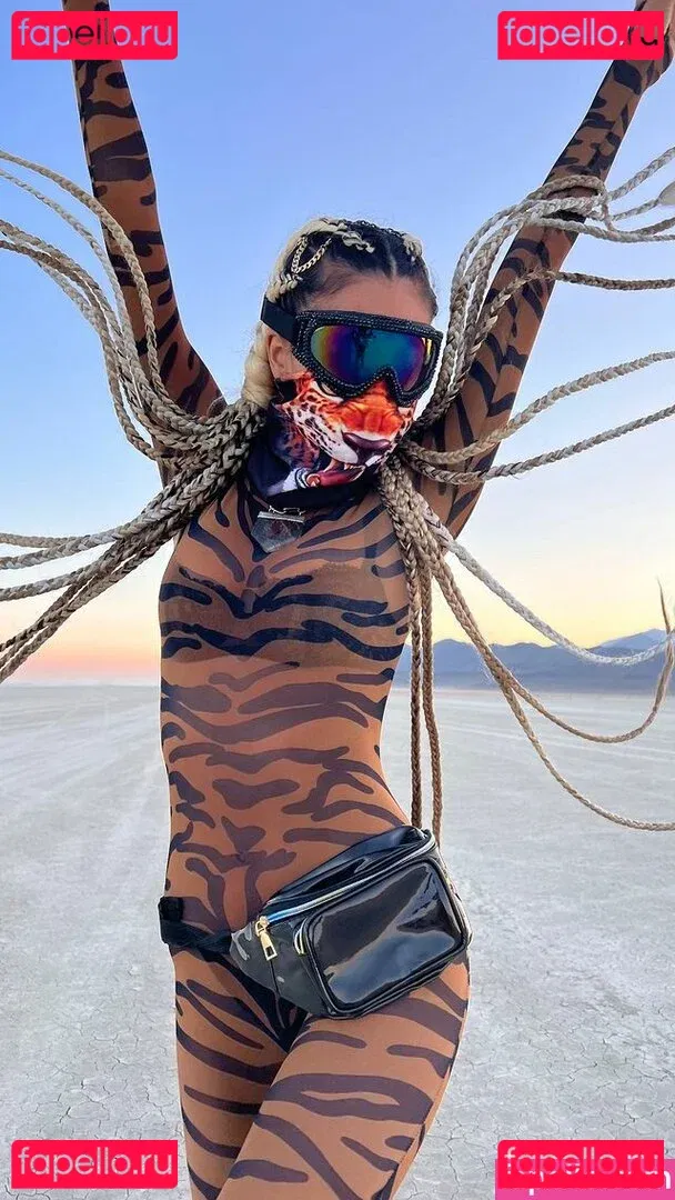 Kelly Gale Onlyfans Photo Gallery 