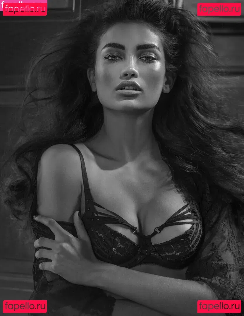 Kelly Gale Onlyfans Photo Gallery 