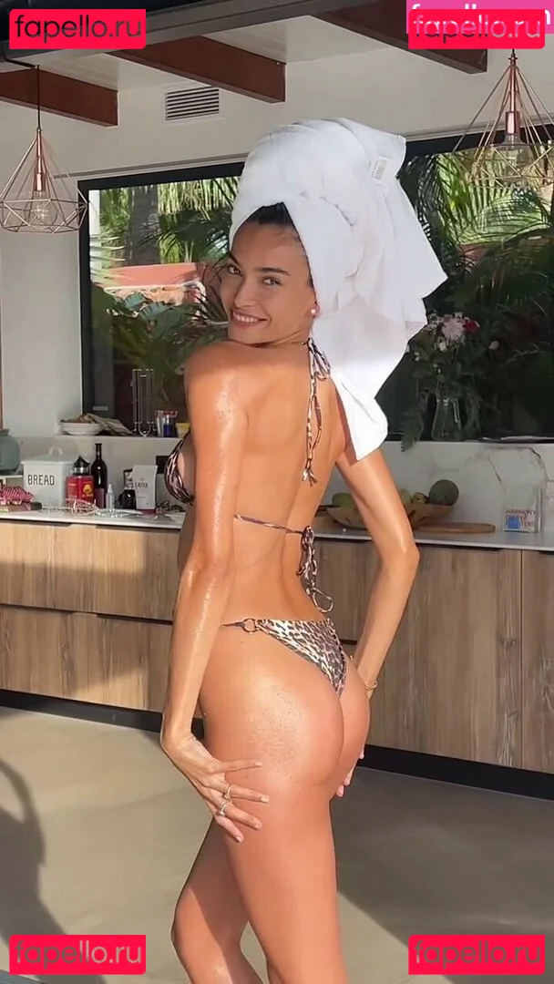 Kelly Gale Onlyfans Photo Gallery 