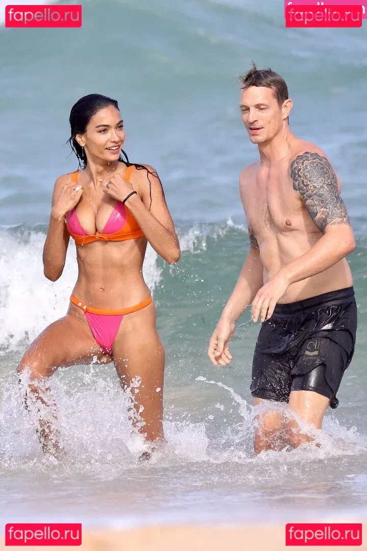 Kelly Gale Onlyfans Photo Gallery 