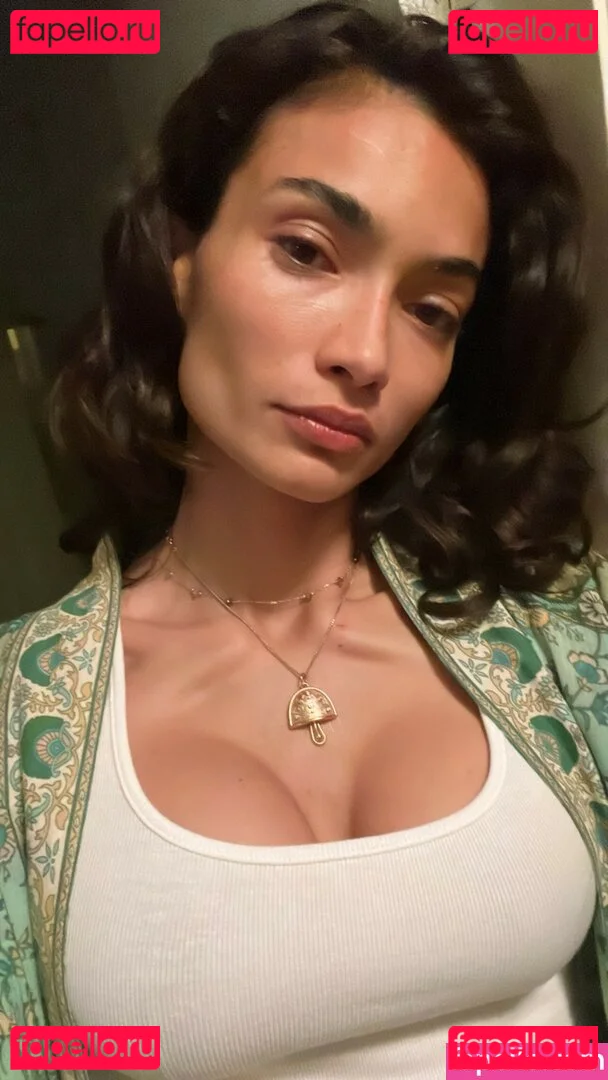 Kelly Gale Onlyfans Photo Gallery 