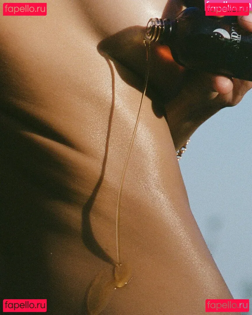 Kelly Gale Onlyfans Photo Gallery 