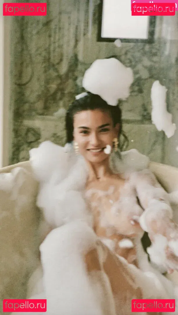 Kelly Gale Onlyfans Photo Gallery 