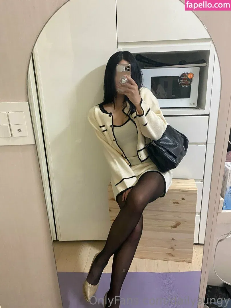 dailysungy Onlyfans Photo Gallery 