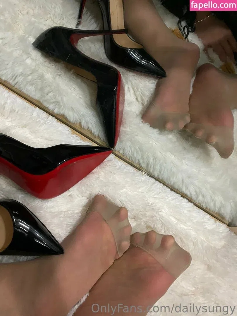 dailysungy Onlyfans Photo Gallery 