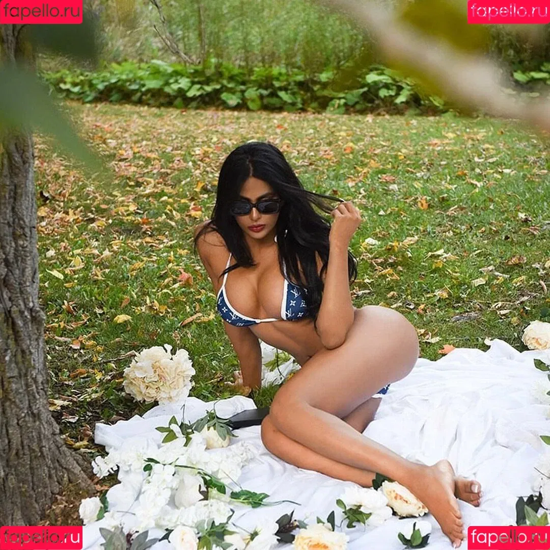 Amelia Maltepe Onlyfans Photo Gallery 