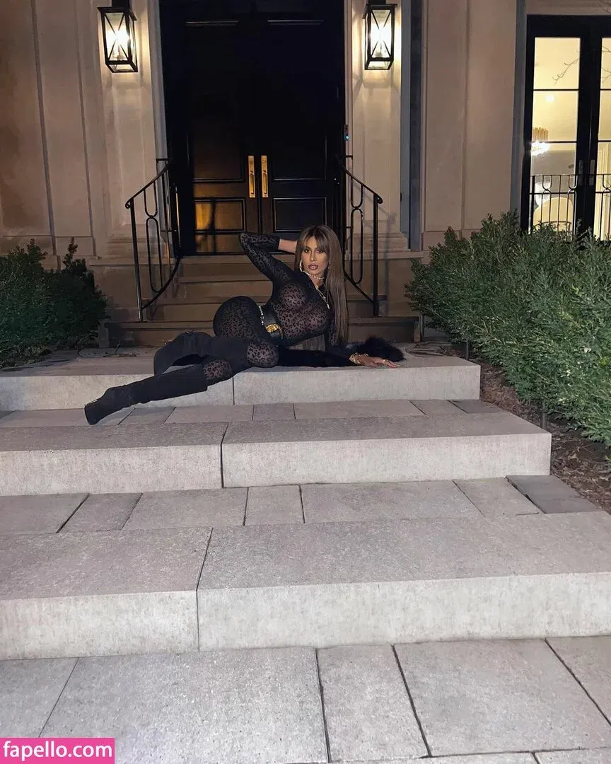 Amelia Maltepe Onlyfans Photo Gallery 